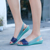 牛浦圣 夏季女凉鞋沙滩鞋洞洞鞋女套脚露趾凉鞋坡跟果冻鞋女HY-925 月灰白 37脚肥加一码