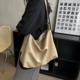 慕昂（MOVEON）黑色包包女2023新款时尚大容量单肩斜挎包休闲百搭通勤托特包软皮 卡其色