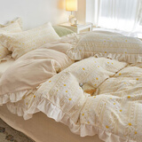 米一浔牛奶绒四件套冬季公主风雕花加厚保暖荷叶边被套床单家纺床上用品 小雏菊-奶白 1.5/1.8 床单款 （被套200*230cm）