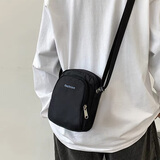 憨小二单肩斜挎包小背包男胸包男腰包小挎包男士小包包休闲运动手机包 休闲运动小包包【黑色蓝标】