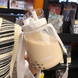 【可斜跨】波比熊带吸管塑料杯大容量户外运动健身水瓶女学生森系可爱双饮杯韩国网红塑料防摔水杯男 双饮大肚白1300ml+斜挎背带+杯刷+贴纸