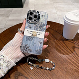 圣图朗轻奢风羽纱立体山茶花适用iPhone15promax苹果17手机壳16Plus网红12带镜头膜13隐藏支架14全包防摔 羽纱玫瑰 标签英文不带支架+黑色手链 iPhone 15 Pro Max