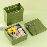 欧斯若 复古绿色礼品盒手提袋套装 保温杯礼盒 香水包装盒 生日礼物盒 空礼盒约15*15*7+拉菲草+袋子 天地盖礼盒