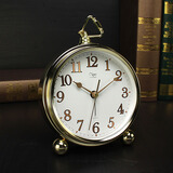 迪高轻奢闹钟摆件钟表台式时钟创意静音闹表高档客厅摆台表摆放高级桌面石英座钟高端时尚金色摆钟小型床头钟 白色 铝面