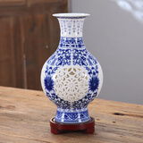 悦灵美 景德镇陶瓷花瓶装饰摆件创意中式客厅玄关酒柜镂空插干花工艺品 青花玲珑竹节瓶+木底座