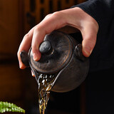 元兮 羊脂玉手抓壶茶具大号防烫 德化白瓷陶瓷三才盖碗带盖双耳青花日式 办公室全手工茶碗泡茶器带孔过滤 双耳手抓壶 （鎏金原矿铁釉）