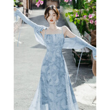 妍莉芬（yanlifen）2025年夏季碎花浅蓝色方领吊带连衣裙女装海边度假沙滩裙子套装女 淡蓝色吊带裙 L