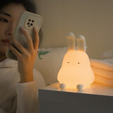 MUID折耳兔小夜灯可爱硅胶挂立两用氛围灯节能睡眠拍拍灯卧室床头充电