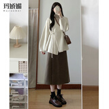 玛娇媚（Majiaomei）连衣裙女装套装2025年新款秋冬装搭配一整套百搭外套打底衫裙子女 杏色外套+杏色打底衫+咖色半身裙 M
