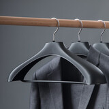 茶花加厚塑料晒衣架衣服架晾晒干湿衣架衣撑衣挂裤架西装男仕大号衣架 5支-黑色