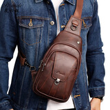 皮六叔（pi uncle）男士真皮胸包全头层牛皮斜挎包复古机车平板电脑小背包运动散步包 深棕色