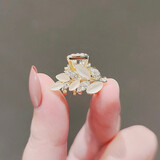 伊黛儿2025新款高端抓夹小号发夹头顶刘海边夹发饰女仿猫眼石儿童鲨鱼夹 金色树枝F0811