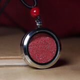 朱砂原矿石晶体颗粒吊坠六字真言嘎乌盒男女款本命年随形挂件 尺寸：30.8*9.1mm