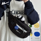 回力（Warrior）斜挎包男潮牌港风胸包新款工装风大容量休闲单肩包骑行运动腰包女 黑色款【带白熊猫挂件】