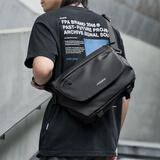 我潮斜挎包男日系休闲大容量单肩包男运动背包骑行胸包邮差包潮流挎包 黑色（皮膜款）