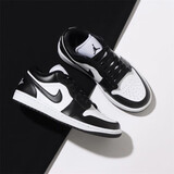 耐克（NIKE）【潮】Air Jordan aj1板鞋男女情侣款低帮耐磨透气休闲运动篮球鞋 DC0774-101  黑白熊猫 男女同款 41