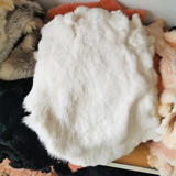 依花梦兔毛皮整张老兔皮本色家兔獭兔毛皮原料床垫盖毯护膝坐垫手工制作 白色优质大毛42X26厘米左右 毛面最长最宽测量算头尾