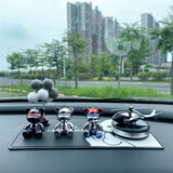 齐选暴力熊车载香水汽车香薰车内持久香氛淡香太阳能直升飞机摆件装饰 渐变三只熊+飞机香薰+气球大白垫