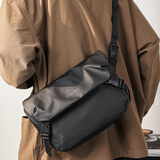 星昔斜挎包男潮流单肩包邮差包休闲运动包包简约工装包大容量学生挎包 黑色【可斜跨、单肩、手提】