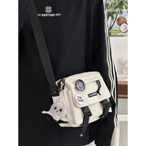 北慕日系工装小包包男韩版休闲百搭小众复古单肩斜挎包潮轻便手机包女 米白色【小章鱼】