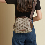 红蜻蜓包包女包斜挎女包女轻便小包轻巧牛津布女士胸包单肩包七夕礼物 咖啡色