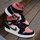 耐克（NIKE）【潮】Air Jordan aj1板鞋女子新款中高帮透气休闲运动耐磨篮球鞋 BQ6472-202（黑红奶茶） 37.5