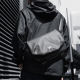 我潮男士斜挎包2026新款单肩包小挎包运动机能骑行背包休闲通勤包男包 黑曜灰