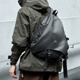 梵者机能斜挎包男2025新款大容量单肩包机车骑行登山背包男山系弓箭包 黑色