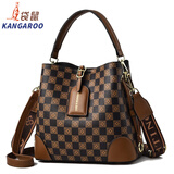 袋鼠（KANGAROO）复古时尚手提包女包妇女节新款拼接撞色印花单肩斜跨水桶包女 棋盘格-咖啡