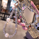 AMLLSYE手机链手腕款高端女款华为手机壳短挂绳串珠13苹果15小米iphone14手机水晶珍珠挂链配饰保护壳网红 【银色】白珍珠水钻手链+透明卡条