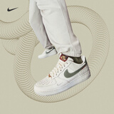 耐克（NIKE）官方灵蛇迎新系列男空军一号运动鞋王冠闳同款板鞋HV5979 130帆白/地平线绿/浅骨色/大学红/金属金/帆白 42