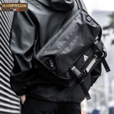 汉珀森 HARPRSON男士斜挎包大容量运动骑行包休闲单肩包电脑背包男大学生奢侈品 黑色 大号长40宽14高30（14英寸）