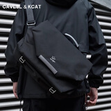 CavlslKcat斜挎包男士休闲单肩包大容量潮牌邮差包轻便骑行背包百搭款斜背包 星空黑中号
