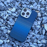 梵皓伊 新款凯夫拉碳纤维纹磁吸适用苹果17pro手机壳iphone16promax磨砂肤感超薄防摔15pro/14复古高级感 凯夫拉纹【复古夜光-月升蓝】磁吸+磨砂碳纤维防指纹 iPhone16Pro