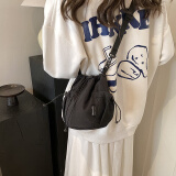 犀利小姐潮牌斜挎包女迷你手机包日系休闲百搭轻便抽绳水桶包小挎包背包新 黑色