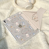 zoyu iPad Air8保护套pro平板壳2026款iPad11英寸适用苹果mini7第10代9拆分air7透明6防弯5卡通y折硬壳 玩偶庭院【一体式Y折】带笔槽 2026/2025款Air8/7