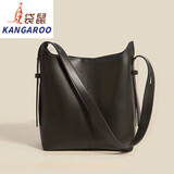 袋鼠2025女士包包真皮女新款女包斜挎包女简约大容量水桶包单肩腋下包 黑色(水桶包)