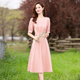 奥豚缎面连衣裙女装气质2025夏装收腰显瘦中长裙AT22002 粉色 L