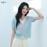 伊芙丽（eifini）伊芙丽V领假两件单排扣针织衫女2025夏季新款百搭休闲基础毛衫 蓝色 短袖版 L 115-130斤