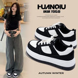 环球原创黑粉鞋子女2025新款爆款秋冬韩系潮休闲百搭厚底运动板鞋