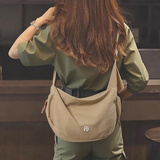 BLACKKISS中美品牌女包斜挎包帆布包饺子包女旅行包休闲包户外包男包通用包 卡其色小号（建议女生拍）（优质版本）容量很大