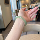 天然岫玉手镯女冰种晴水色绿色媲美和田玉岫岩真玉镯子 高冰晴水色 圈口59-60MM 附带珠