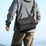 七匹狼男士斜挎包单肩包休闲学生背包大容量工装挎包旅行背包毕业季礼物