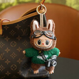 潮玩labubu拉布布毛绒公仔娃娃挂件可爱搪胶玩偶车钥匙扣包包挂件饰 绿色毛衣摄影拉布布挂件【娃娃+娃衣+配饰一整套】