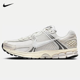 耐克NIKE男子休闲鞋NIKE ZOOM VOMERO 5运动鞋HF0731-007 白银 42