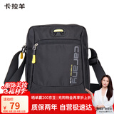 卡拉羊休闲运动包单肩包斜挎包男士帆布包超轻竖款潮流胸包旅行便携黑色