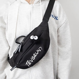 橙央FOUR ONE斜挎包男款潮牌潮流胸包腰包运动单肩包女手机男生小挎包 黑色 单包送黑煤球别针挂件