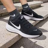 耐克（NIKE）跑鞋男鞋 2025夏季新款革命8透气网面运动鞋低帮休闲鞋减震跑步鞋 革命8/黑白/热推款/新款上市 40 (内长250mm)