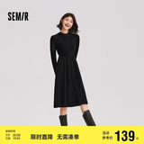 森马（Semir）连衣裙女中长款修身正肩内搭2024冬拼接灯芯绒小黑裙109724114001