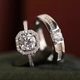 京霁 结婚戒指婚戒对戒仿真假戒指婚礼道具钻石戒指开口可调节求婚戒 1克拉方钻女戒+50分男戒【对戒盒】